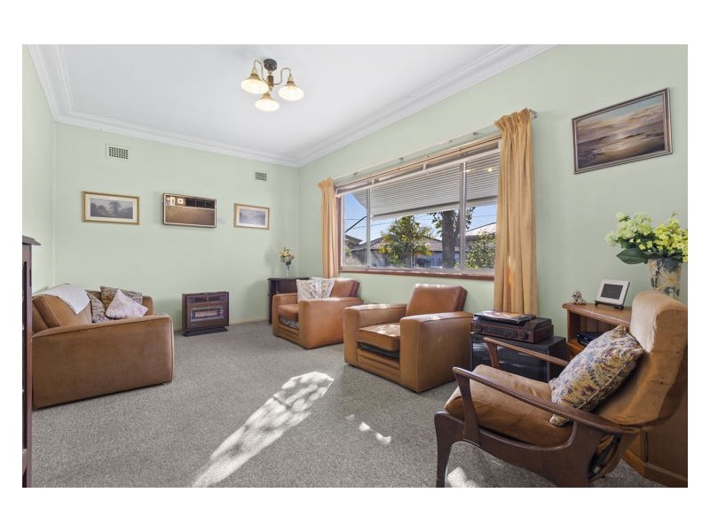 6 Lorraine Place, Merrylands NSW 2160