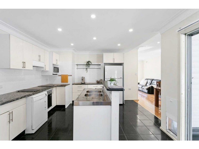 18 Winston Avenue, Guildford West NSW 2161