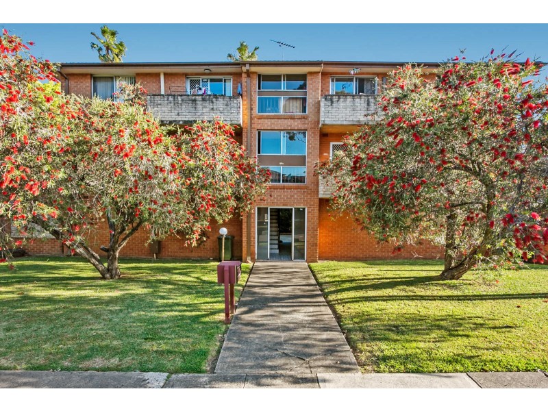 8/137 Military Road, Guildford NSW 2161