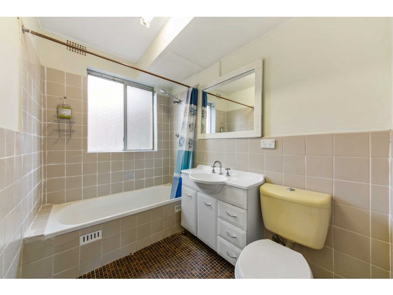 8/137 Military Road, Guildford NSW 2161