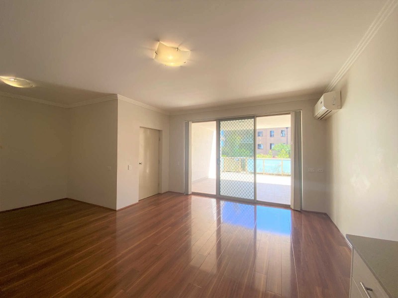 2/12-14 Lydbrook Street, Westmead NSW 2145