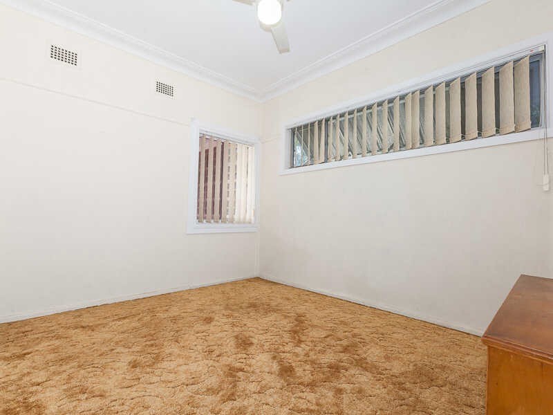 8  Calla Grove, Pendle Hill NSW 2145