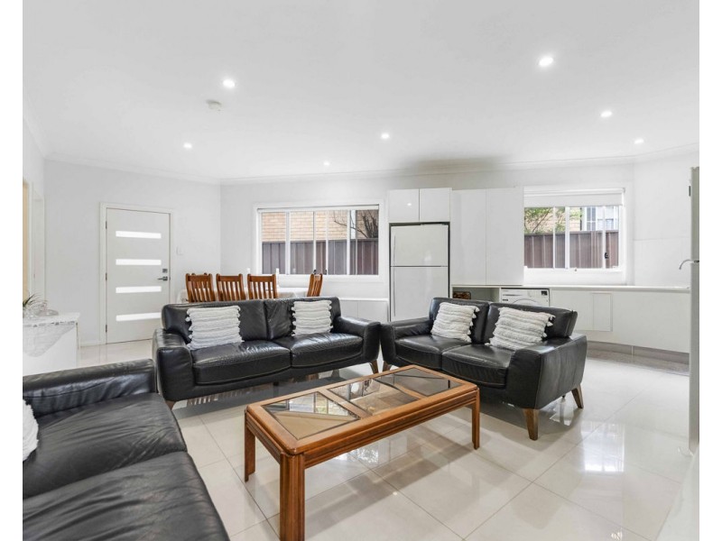 1 & 1a Rowe Place, Greystanes NSW 2145