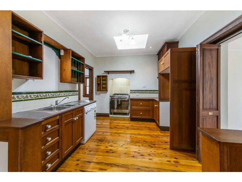 16  Whitworth Street, Westmead NSW 2145