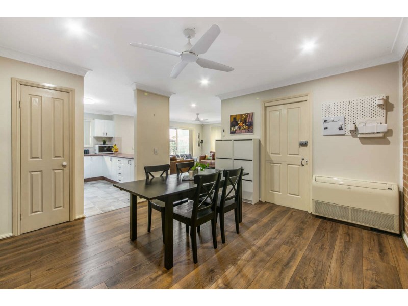 1/4  Tungarra Road, Girraween NSW 2145