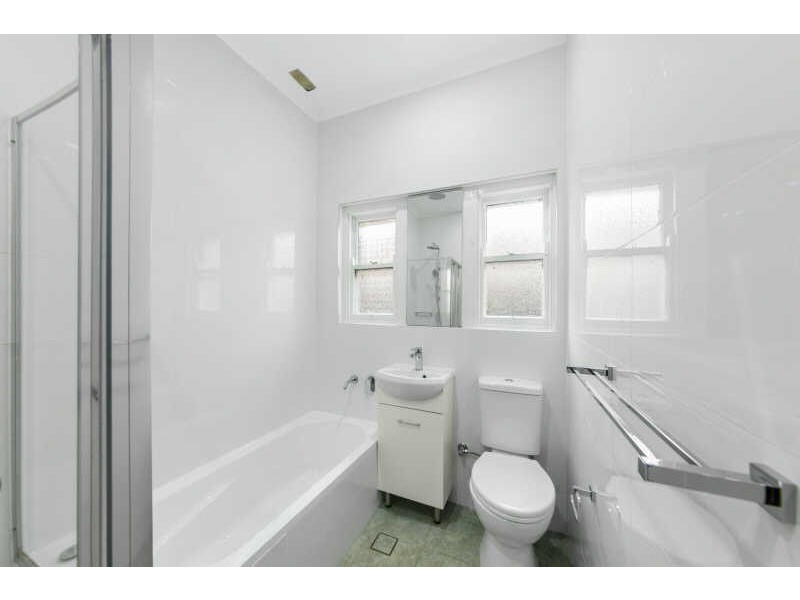 2  Cotswold Street, Westmead NSW 2145