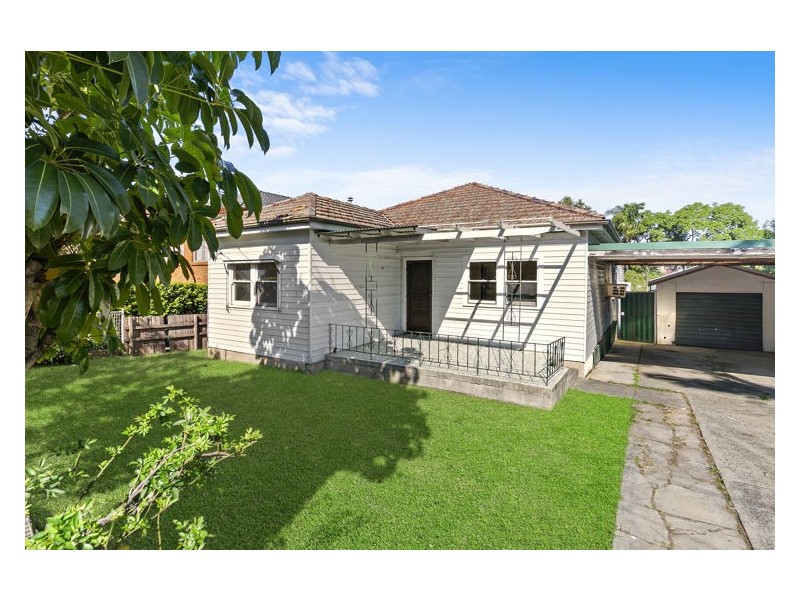 8 Henson Street, Merrylands NSW 2160