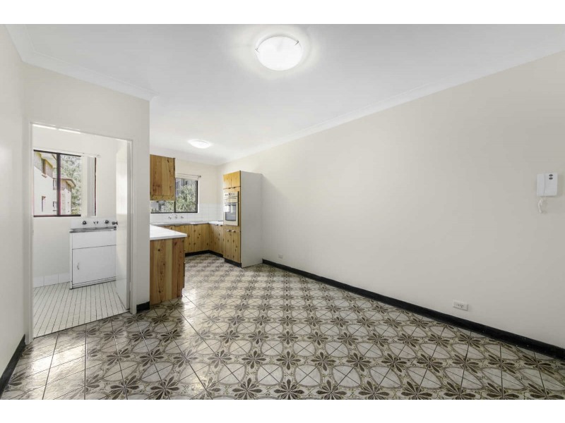 06/10 Paton Street, Merrylands NSW 2160