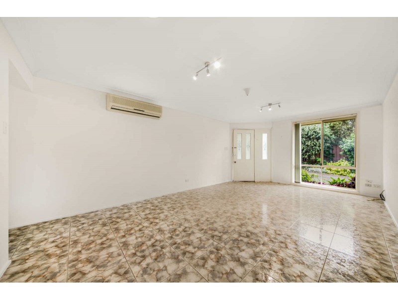 2/38  Wyena Rd, Pendle Hill NSW 2145
