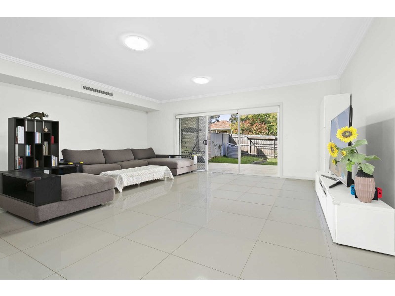 8a Albert Street, Guildford NSW 2161