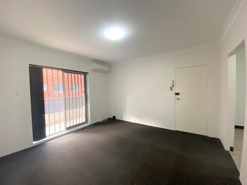 2/23  Military Road, Merrylands NSW 2160