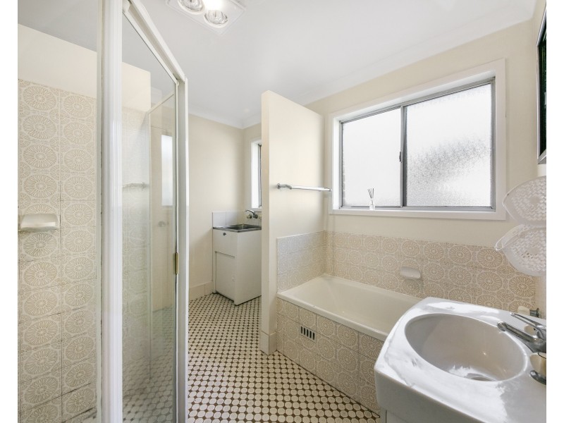 7 Fitzwilliam Rd, Old Toongabbie NSW 2146