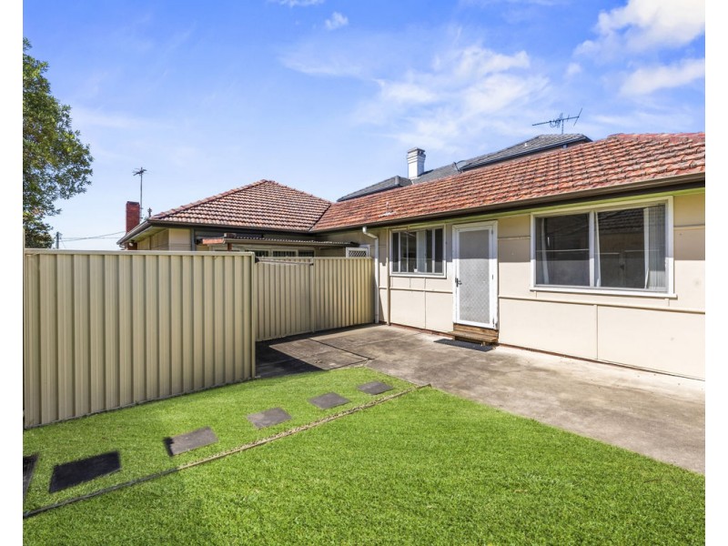 25 & 25a Yeend Street, Merrylands NSW 2160