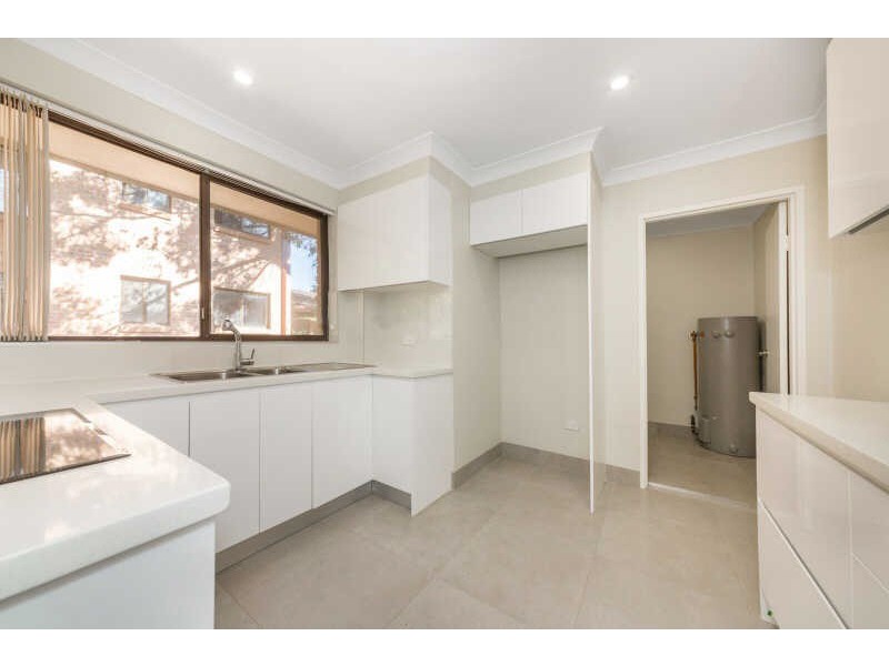 2/26  Central Avenue, Westmead NSW 2145