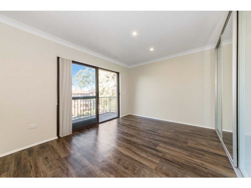 2/26  Central Avenue, Westmead NSW 2145