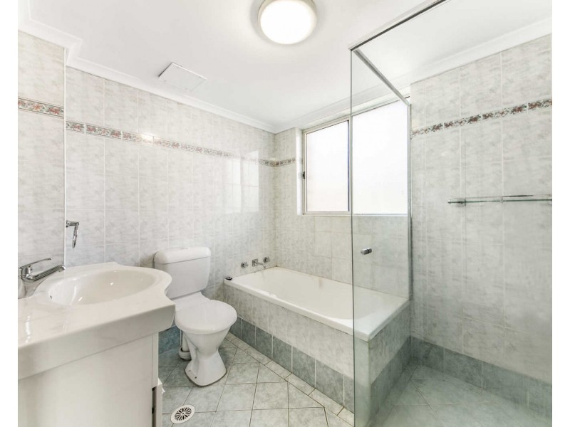 3/1-3 Windsor Road, Merrylands NSW 2160