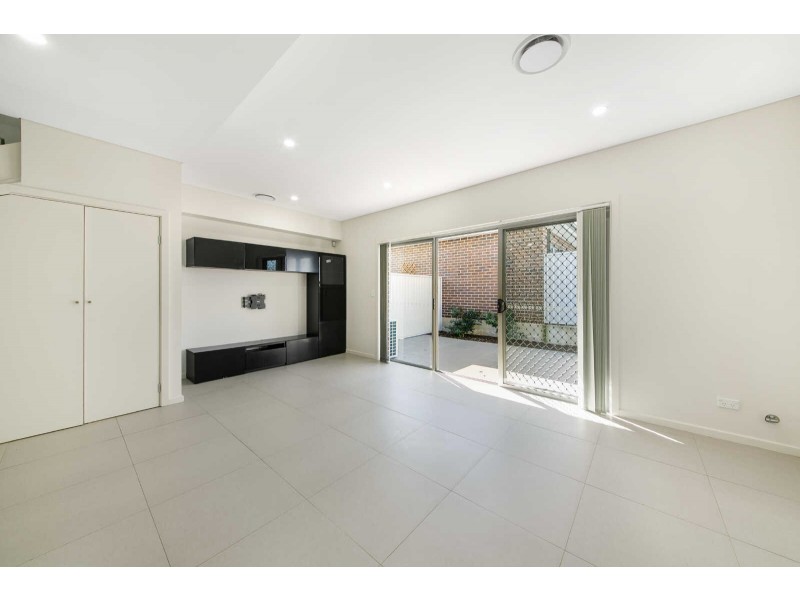 1/129  Dunmore Street, Wentworthville NSW 2145