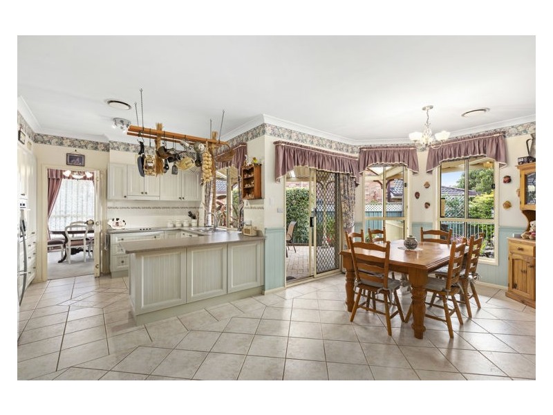 8 White Gum Place, Greystanes NSW 2145