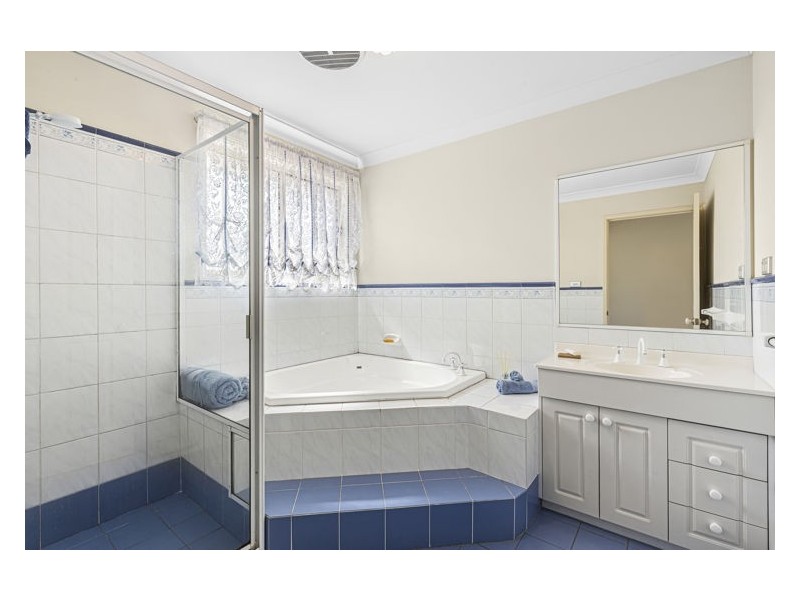 8 White Gum Place, Greystanes NSW 2145