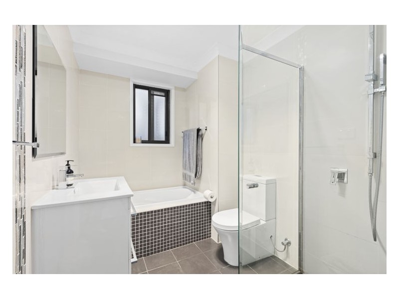 6 Brampton Place, Greystanes NSW 2145