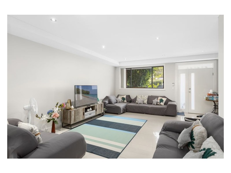 9/10 Water Street, Wentworthville NSW 2145