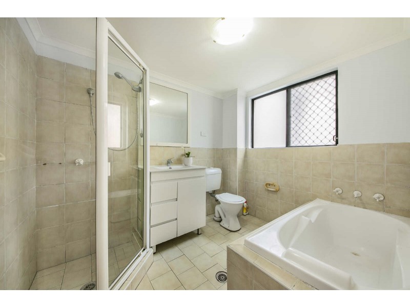 2/142-144 Station Street, Wentworthville NSW 2145