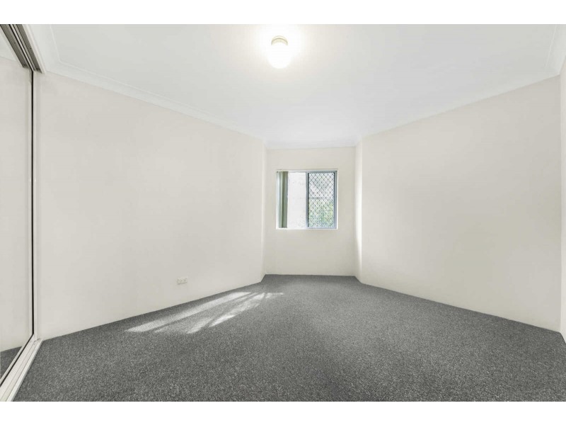 8/44 Memorial Avenue, Merrylands NSW 2160