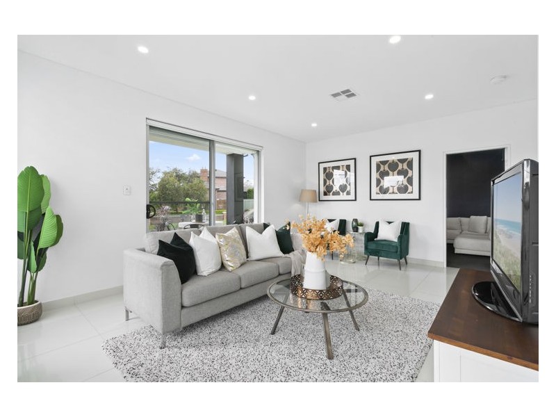 1 Pan Crescent, Greystanes NSW 2145