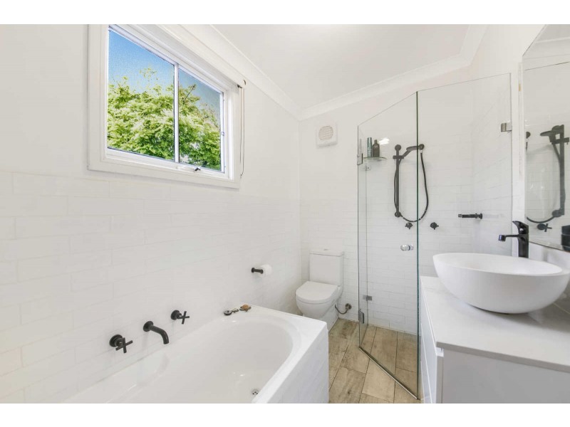 20a  The Esplanade, Guildford NSW 2161