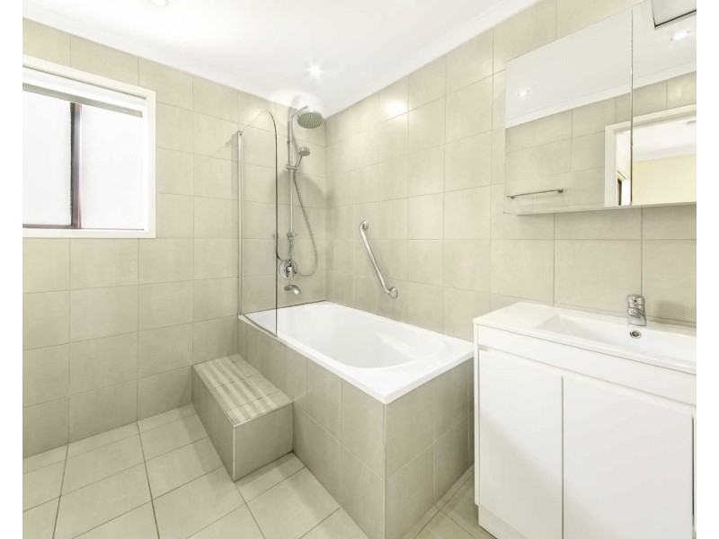 8/11-13 Torrens Street, Merrylands West NSW 2160