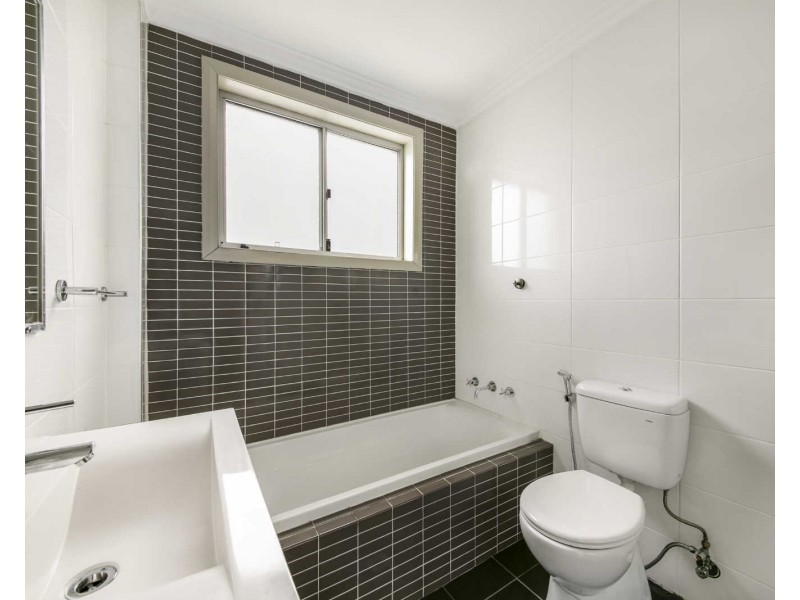 5/8 Carhullen Street, Merrylands NSW 2160