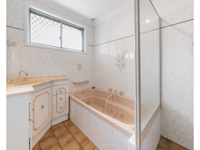 49 Fairfield Rd, Woodpark NSW 2164