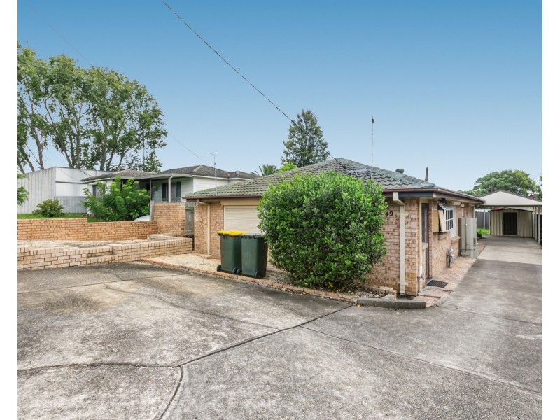 49 Fairfield Rd, Woodpark NSW 2164