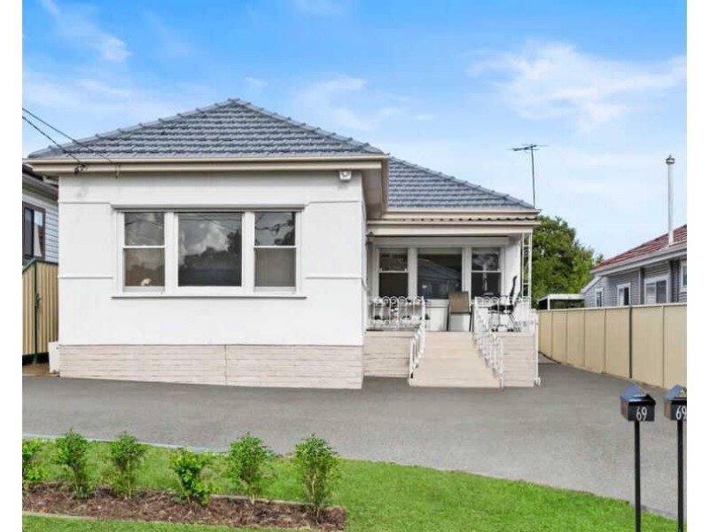 69 Clarence St, Merrylands NSW 2160