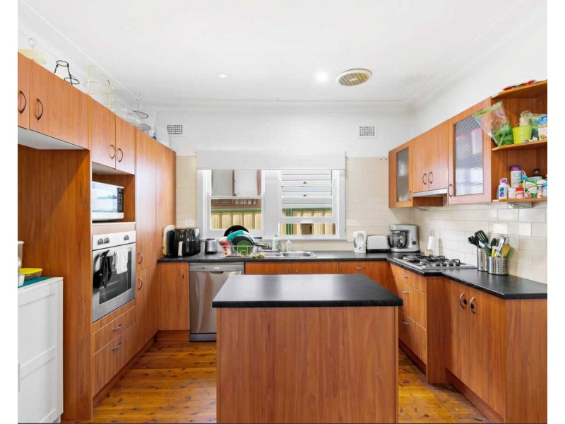 69 Clarence St, Merrylands NSW 2160