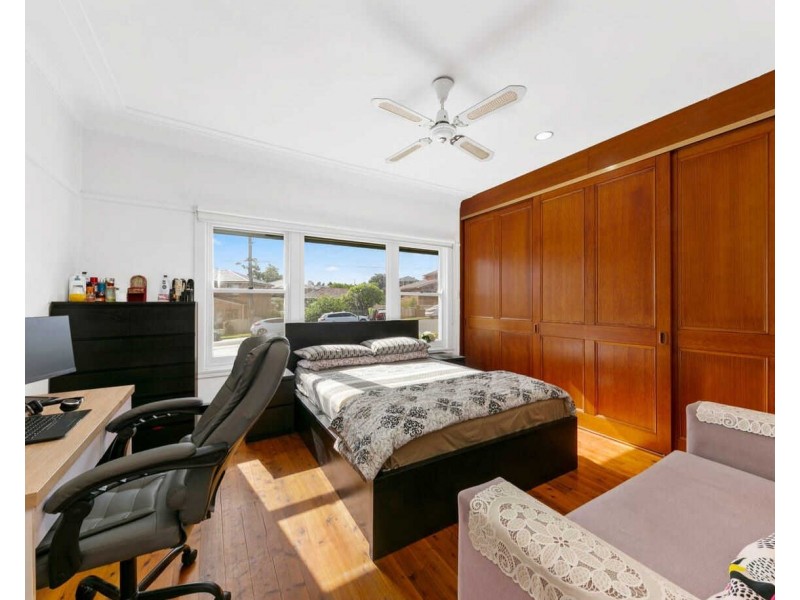 69 Clarence St, Merrylands NSW 2160