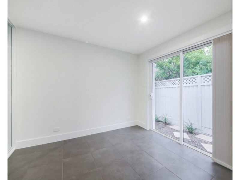 16a Alanas AV, Oatlands NSW 2117