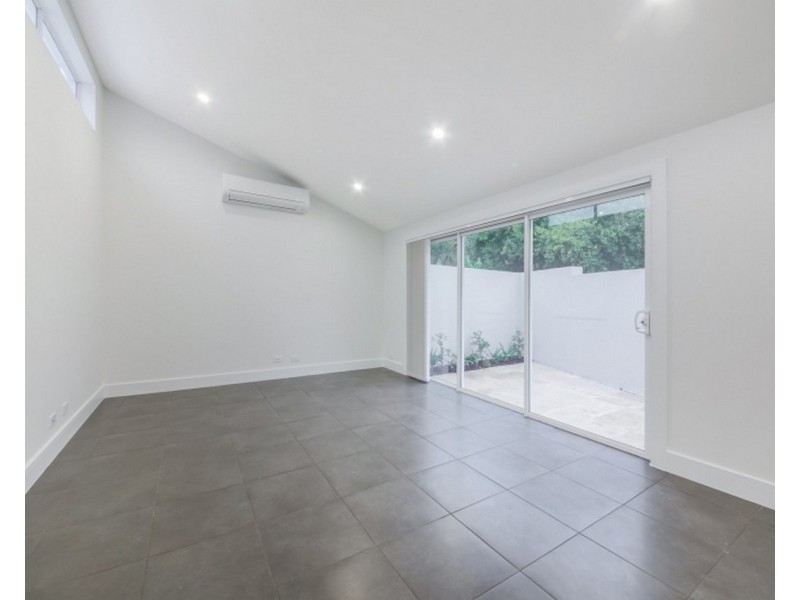 16a Alanas AV, Oatlands NSW 2117