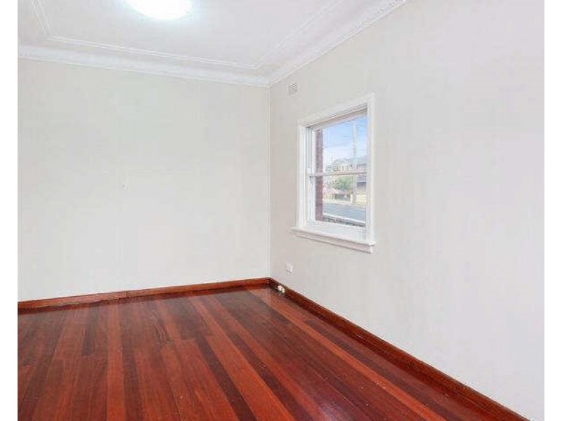 79 Warwick Rd, Merrylands NSW 2160