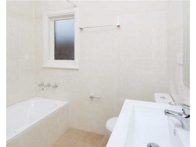 79 Warwick Rd, Merrylands NSW 2160