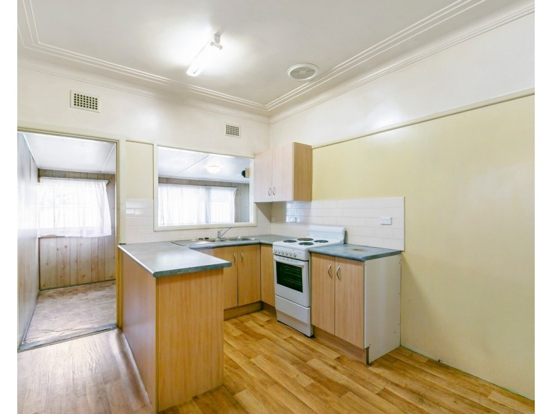 60 Alexandra Av, Westmead NSW 2145