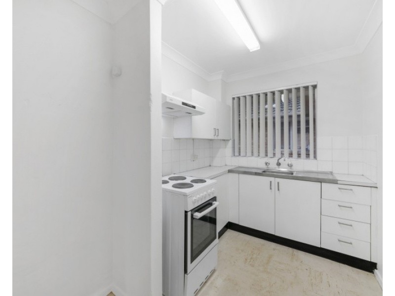 10/11 Forbes St, Warwick Farm NSW 2170