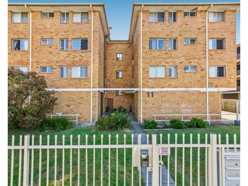 10/11 Forbes St, Warwick Farm NSW 2170
