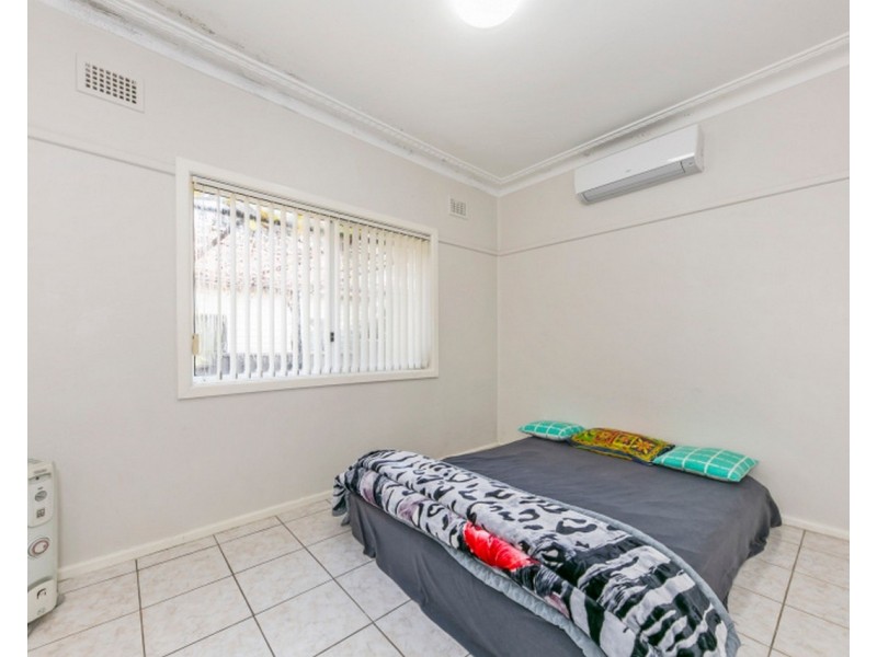 39 Mandoon Rd, Girraween NSW 2145