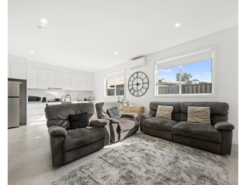 8 & 8a Capparis Circuit, Bidwill NSW 2770