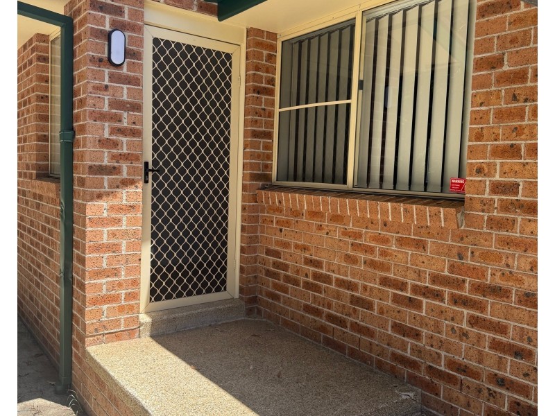 04/225 Targo Rd, Girraween NSW 2145