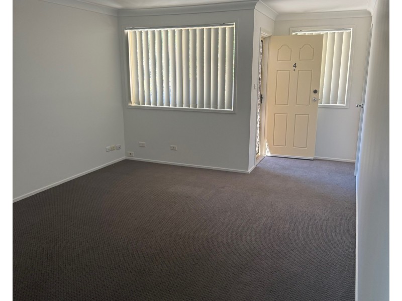 04/225 Targo Rd, Girraween NSW 2145