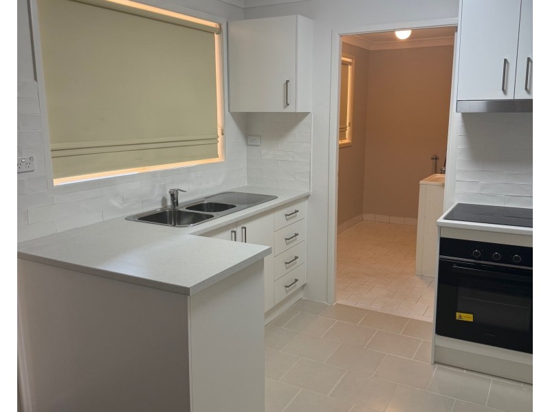 04/225 Targo Rd, Girraween NSW 2145