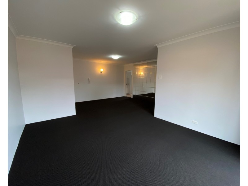 10/8-10 Treves St, Merrylands NSW 2160