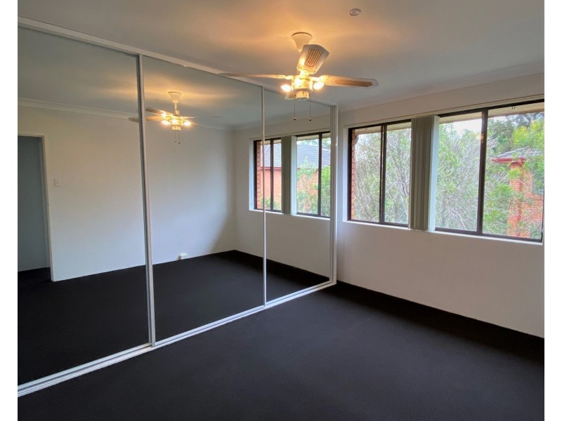 10/8-10 Treves St, Merrylands NSW 2160